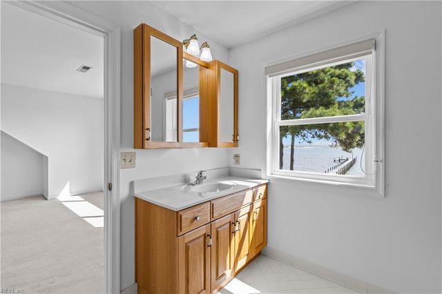 118 Rigby LN, Diggs, VA 23045