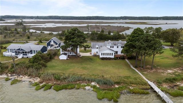 118 Rigby LN, Diggs, VA 23045