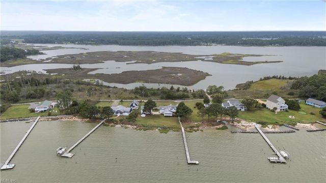 118 Rigby LN, Diggs, VA 23045