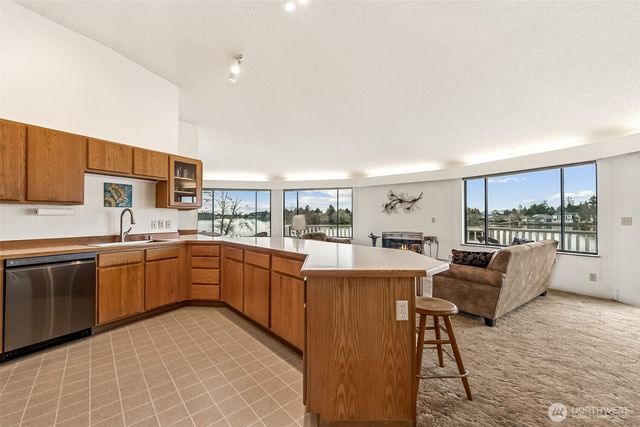 674 Mt Olympus Avenue SE, Ocean Shores, WA 98569