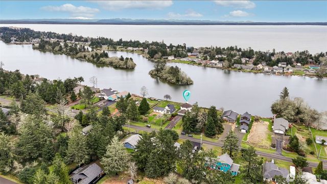 674 Mt Olympus Avenue SE, Ocean Shores, WA 98569