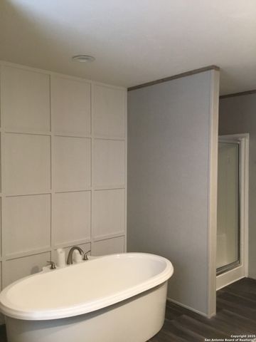 680 SE Front AVE, Sabinal, TX 78881