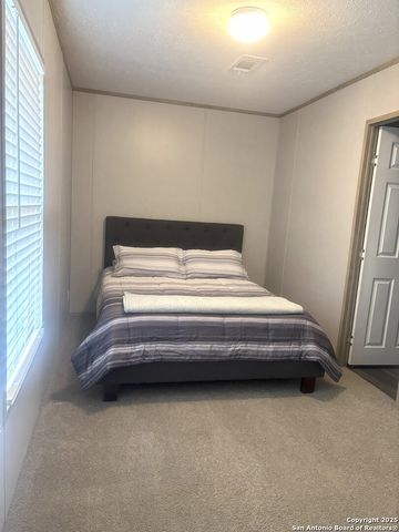 680 SE Front AVE, Sabinal, TX 78881