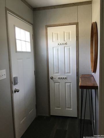 680 SE Front AVE, Sabinal, TX 78881