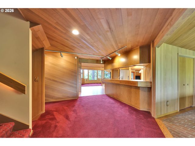 85368 RIDGETOP Dr, Eugene, OR 97405