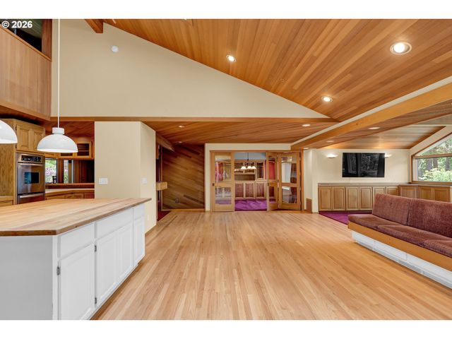 85368 RIDGETOP Dr, Eugene, OR 97405