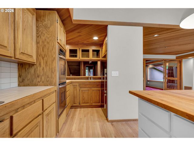 85368 RIDGETOP Dr, Eugene, OR 97405