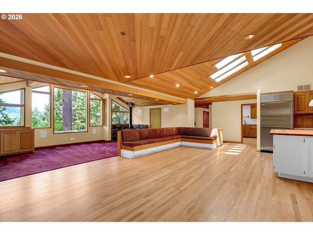 85368 RIDGETOP Dr, Eugene, OR 97405