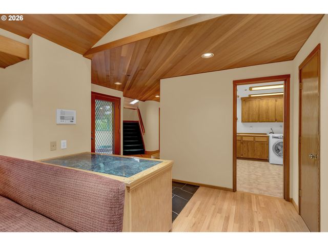 85368 RIDGETOP Dr, Eugene, OR 97405