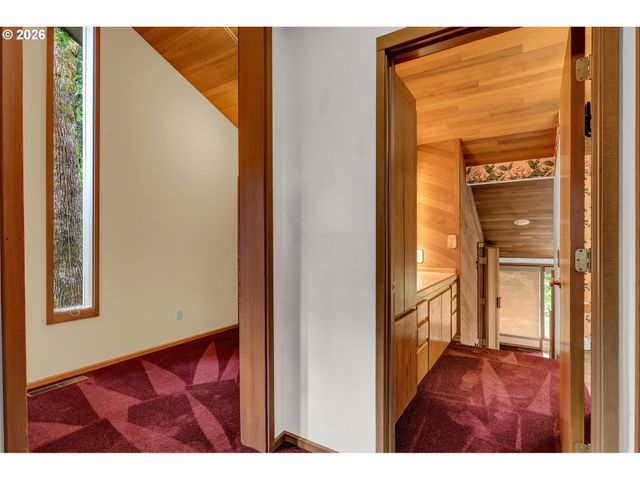 85368 RIDGETOP Dr, Eugene, OR 97405