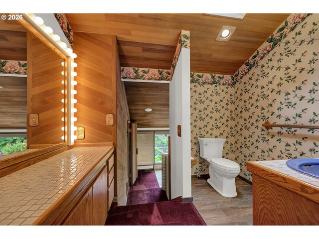 85368 RIDGETOP Dr, Eugene, OR 97405