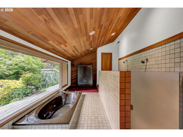 85368 RIDGETOP Dr, Eugene, OR 97405