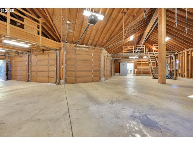 85368 RIDGETOP Dr, Eugene, OR 97405