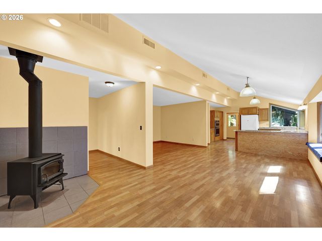 85368 RIDGETOP Dr, Eugene, OR 97405