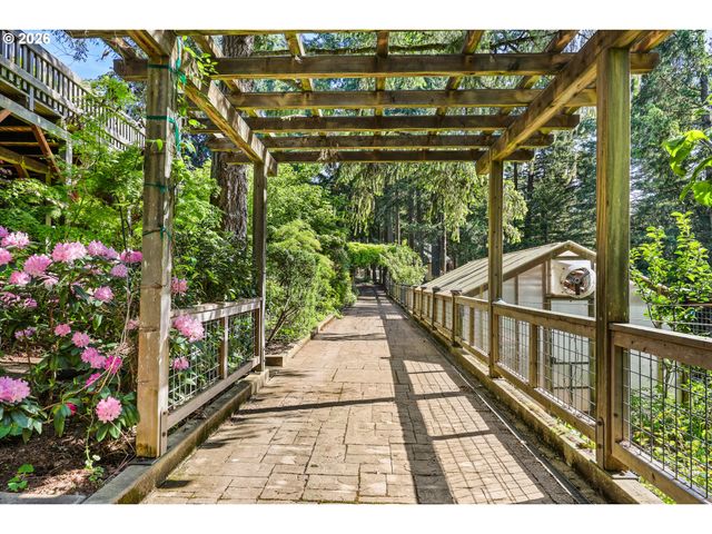 85368 RIDGETOP Dr, Eugene, OR 97405