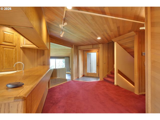 85368 RIDGETOP Dr, Eugene, OR 97405