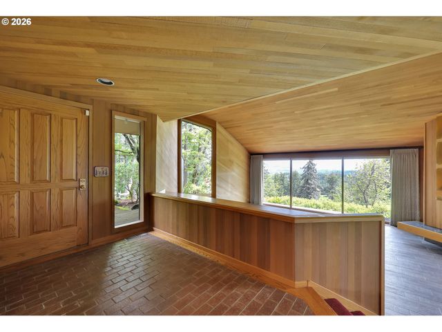 85368 RIDGETOP Dr, Eugene, OR 97405