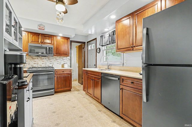 57161 Clona Court, South Bend, IN 46619