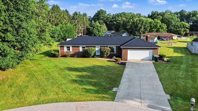 57161 Clona Court, South Bend, IN 46619