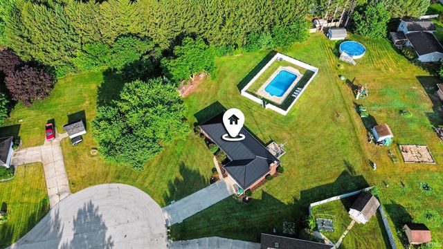 57161 Clona Court, South Bend, IN 46619