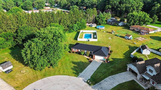 57161 Clona Court, South Bend, IN 46619