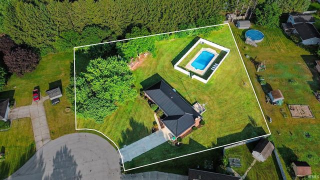 57161 Clona Court, South Bend, IN 46619