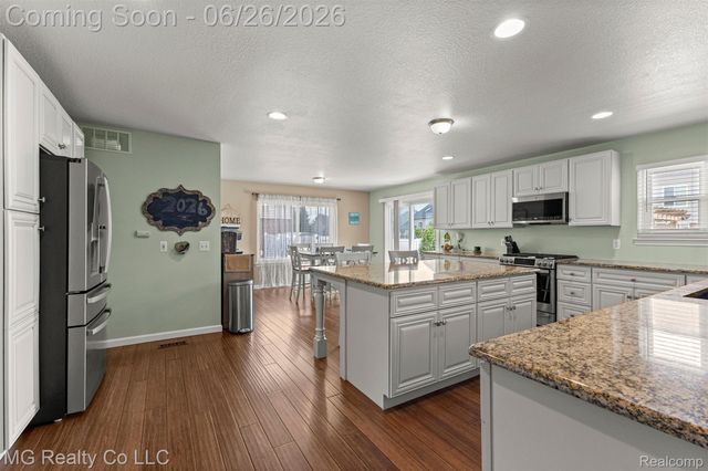 25803 Brookview Boulevard, Brownstown Charter Township, MI 48134