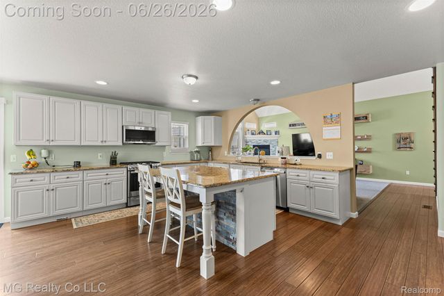 25803 Brookview Boulevard, Brownstown Charter Township, MI 48134