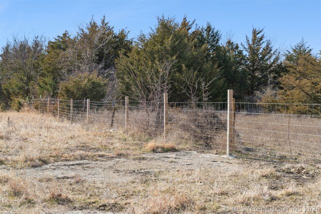 1327 W Davis, Nowata, OK 74048