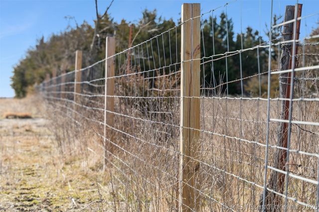 1327 W Davis, Nowata, OK 74048