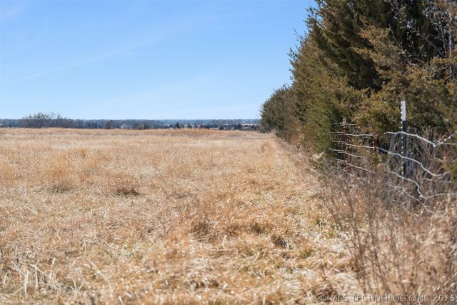 1327 W Davis, Nowata, OK 74048