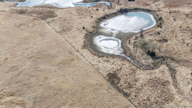 1327 W Davis, Nowata, OK 74048