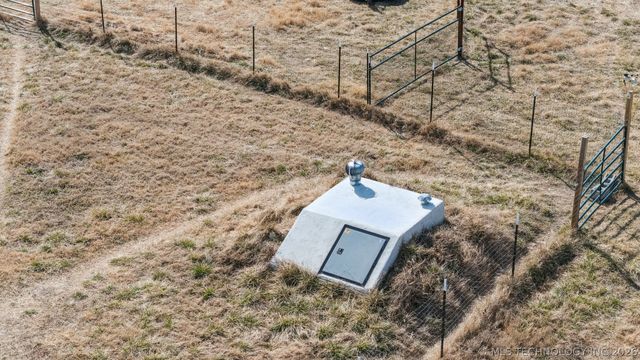 1327 W Davis, Nowata, OK 74048