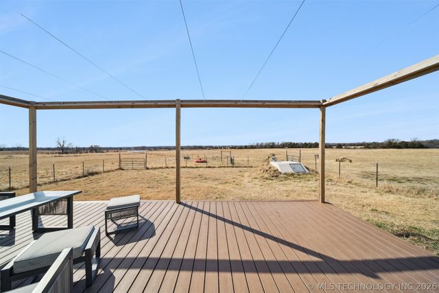 1327 W Davis, Nowata, OK 74048