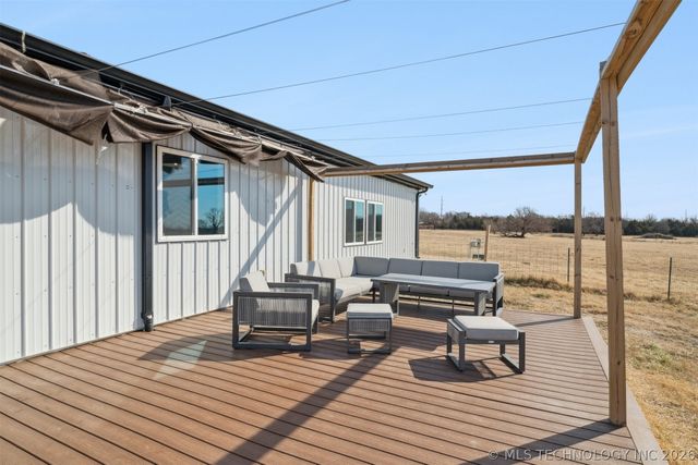 1327 W Davis, Nowata, OK 74048