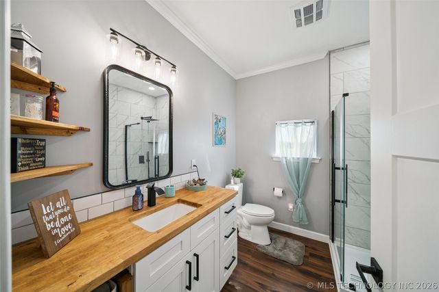 1327 W Davis, Nowata, OK 74048