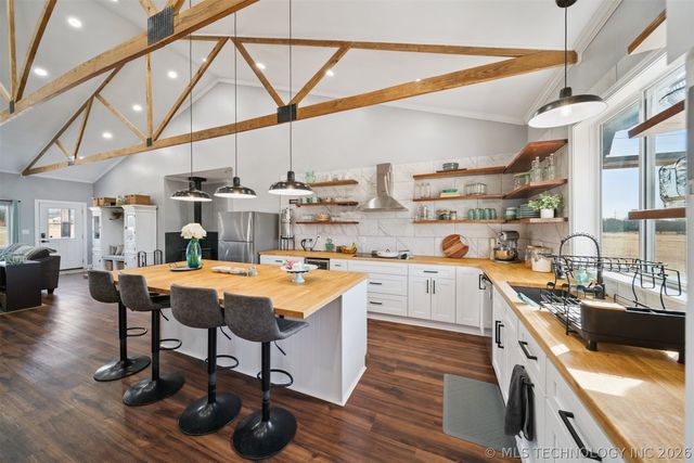 1327 W Davis, Nowata, OK 74048