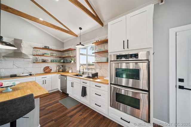 1327 W Davis, Nowata, OK 74048