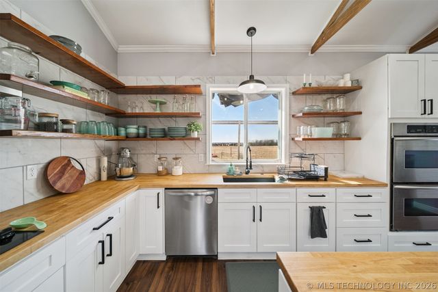 1327 W Davis, Nowata, OK 74048