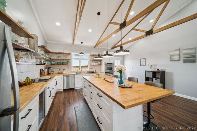 1327 W Davis, Nowata, OK 74048