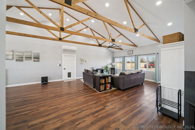 1327 W Davis, Nowata, OK 74048