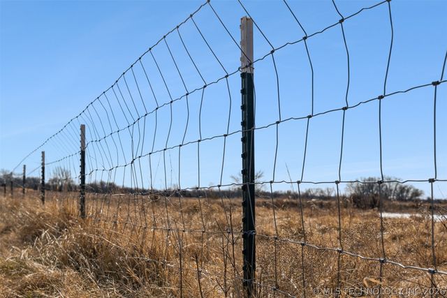 1327 W Davis, Nowata, OK 74048