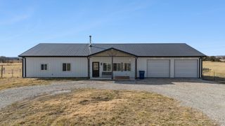 1327 W Davis, Nowata, OK 74048