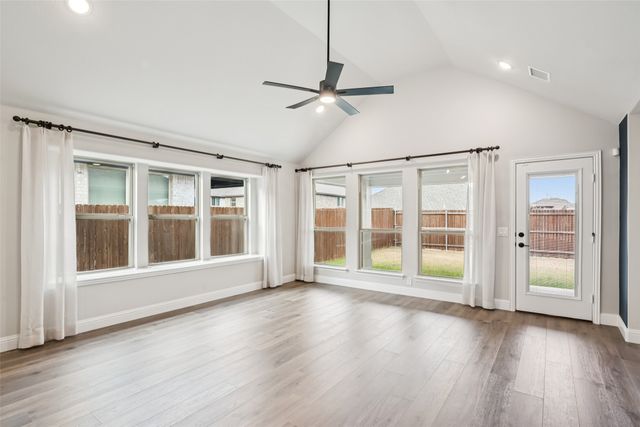 121 Emperor Oak Court, Balch Springs, TX 75181