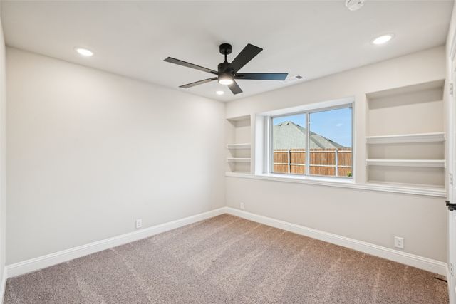 121 Emperor Oak Court, Balch Springs, TX 75181