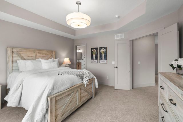 4944 Parkside Circle, Eagan, MN 55124