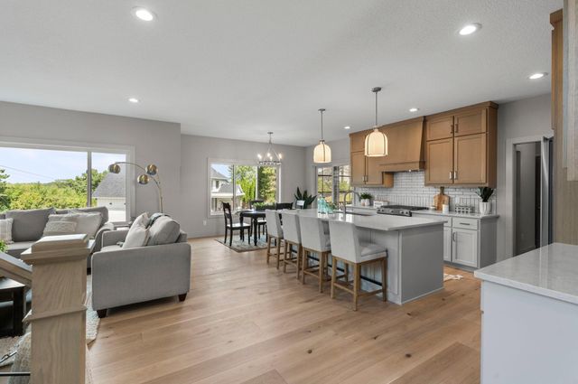 4944 Parkside Circle, Eagan, MN 55124