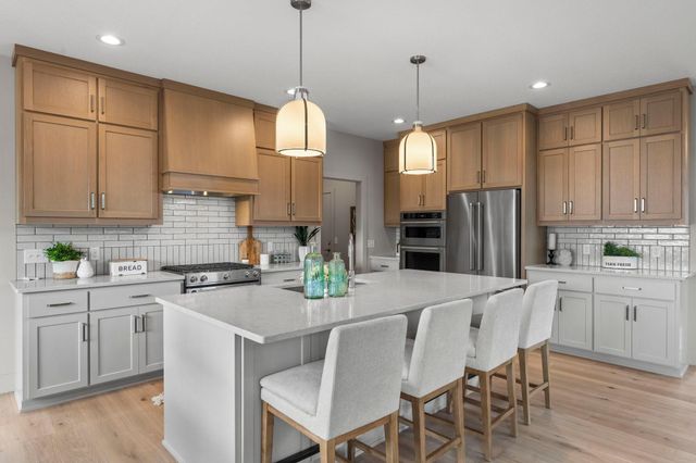 4944 Parkside Circle, Eagan, MN 55124