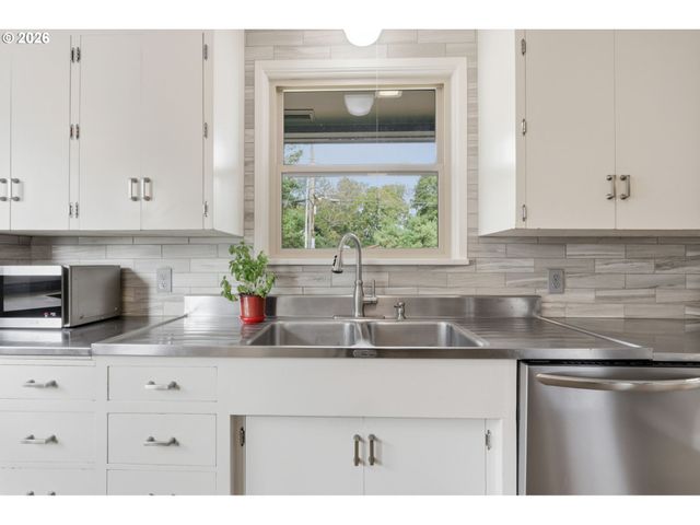 7232 Se STEELE St, Portland, OR 97206
