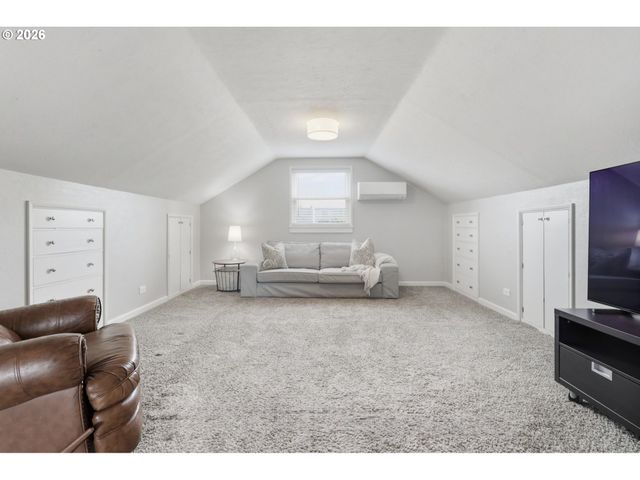 7232 Se STEELE St, Portland, OR 97206